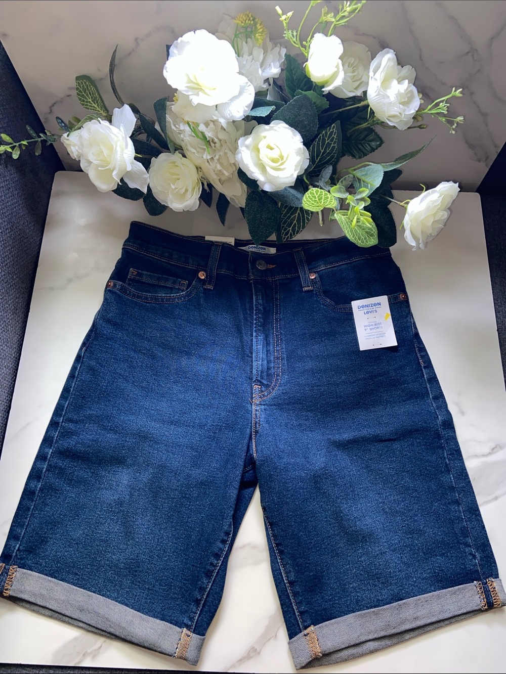 Denizen from Levi's Dark Blue Denim Rolled-Hem Bermuda Shorts Size 4 W27